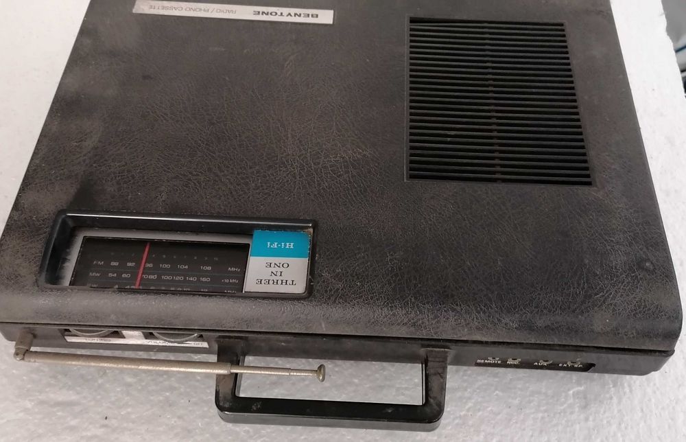 Gira-discos mala, leitor e gravador cassetes e radio, peças