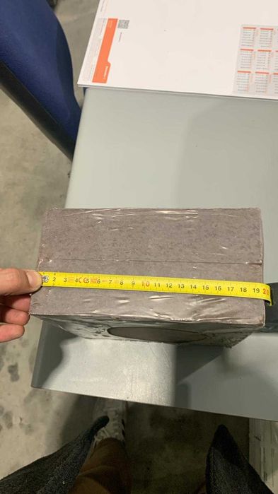 Tijolo de acumulação térmica – modelo grande com furo central