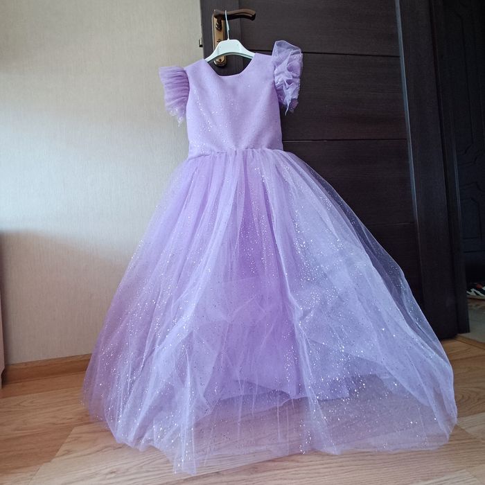 Плаття для випускного у садочок