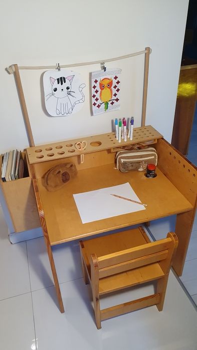 Biurko drewniane z krzesełkiem dla dziecka