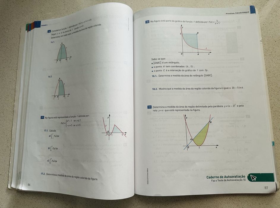 Caderno prático e de autoavaliação / atividades / exercícios Matemática A “NOVO ESPAÇO” 12.º ano