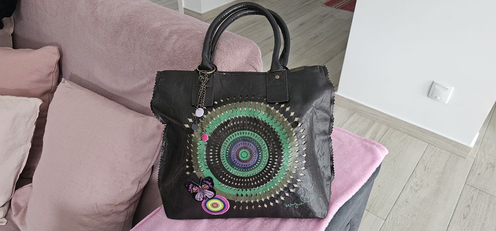 Mala Desigual muito estimada