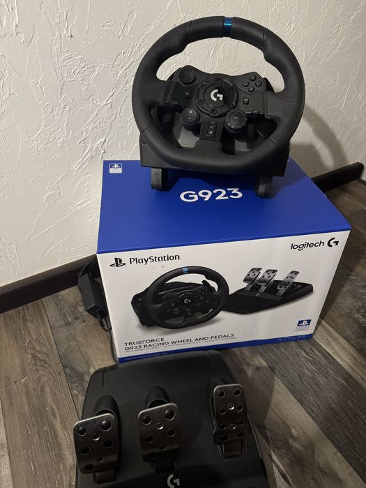 Комплект (кермо, педалі) Logitech G923 PS4/PC
