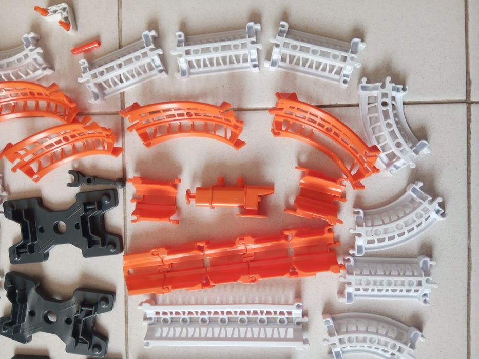 Ação e Reação – Plataformas  Clementoni kit circuito bolas, como foto