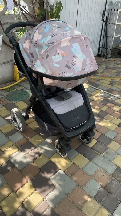 Дитяча коляска