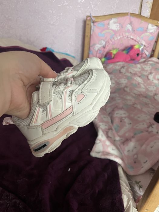 Кросівки 23, кеди 24