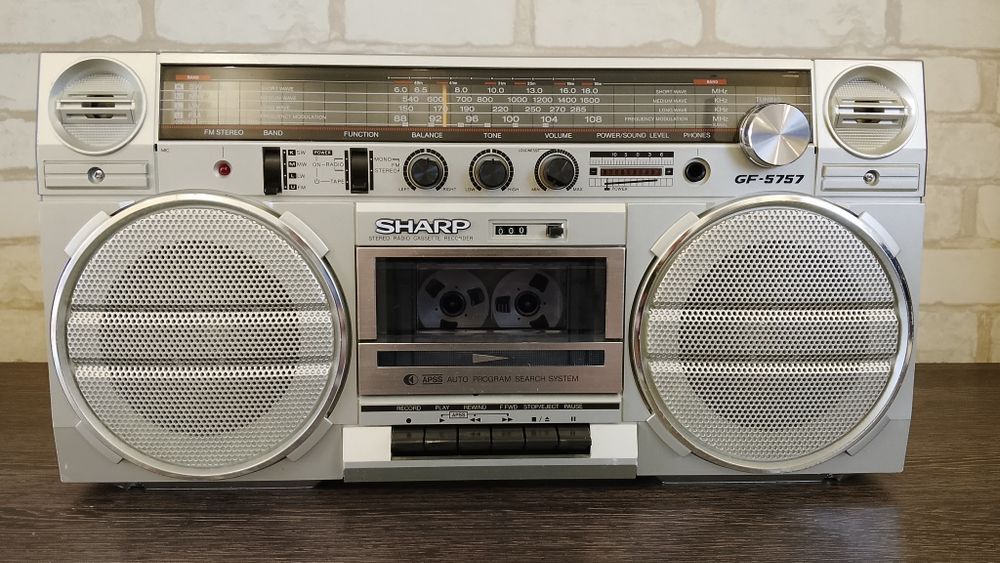 SHARP GF-5757 Stereo Radio Cassette Recorder