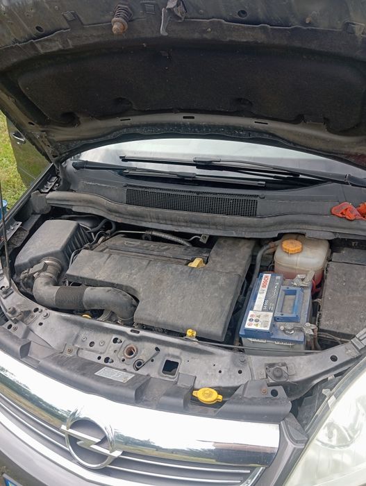Авто Opel Zafiea b
