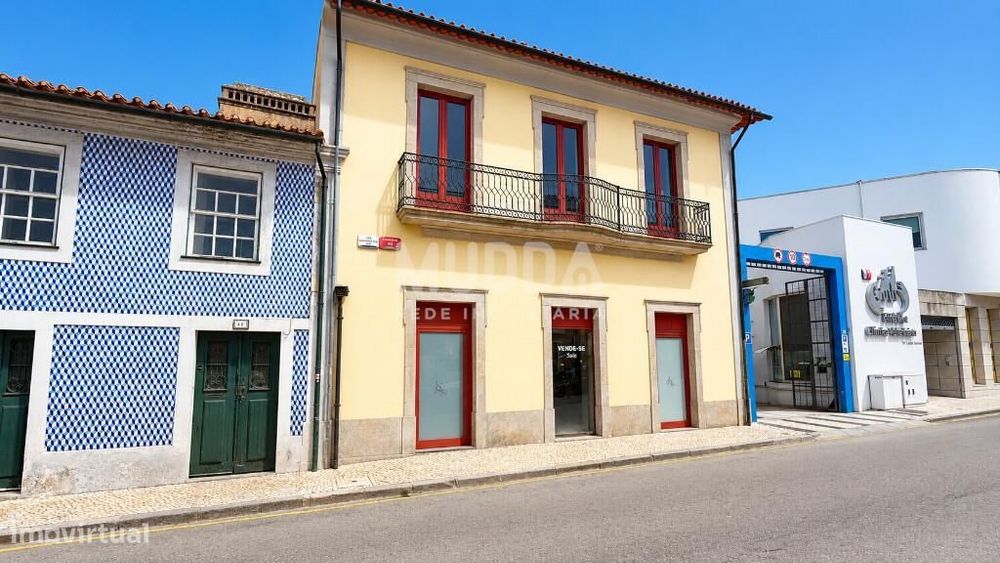 Edifício de 3 Pisos no Centro de Ovar | Um Imóvel, Inúmeras Possibilid