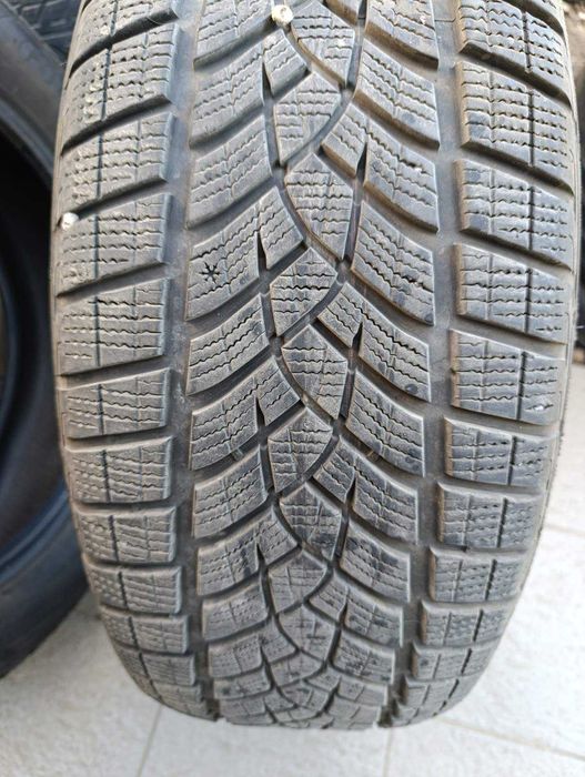 Продам комплект шин Goodyear UltraGrip 245/55 R19