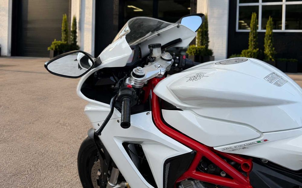 MV Agusta F3 675 2013, біла - практично нова, 5750 км