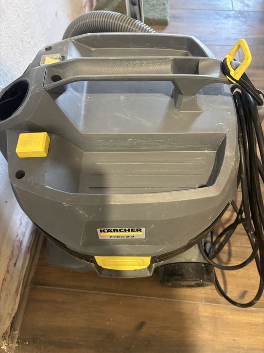 Продам пилосос karcher nt 22 1 ap te l