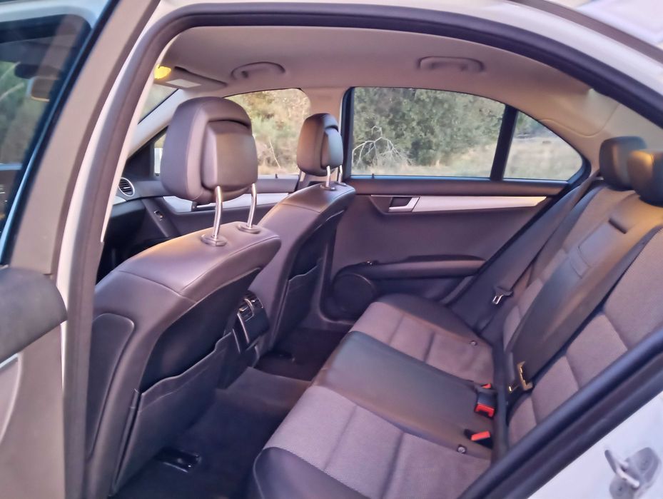 Vendo Mercedes Benz 220d de 2013