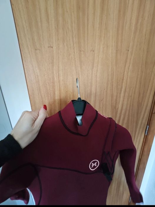 Fato De Surf Mulher Premium 4/3 Zipperless Bordeaux e preto