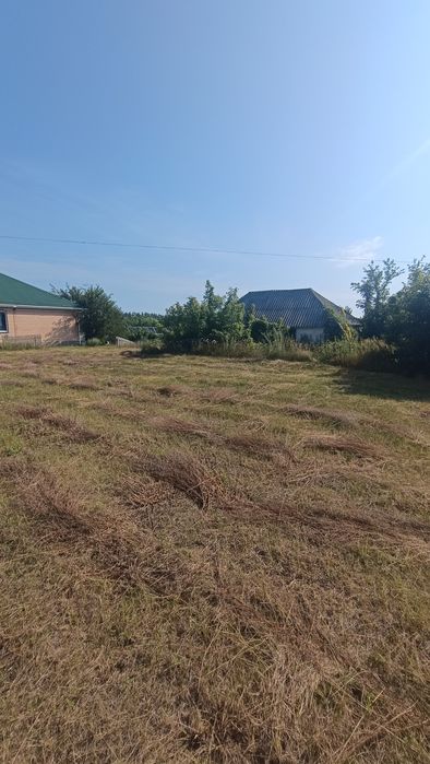 Велика ділянка в центрі села
