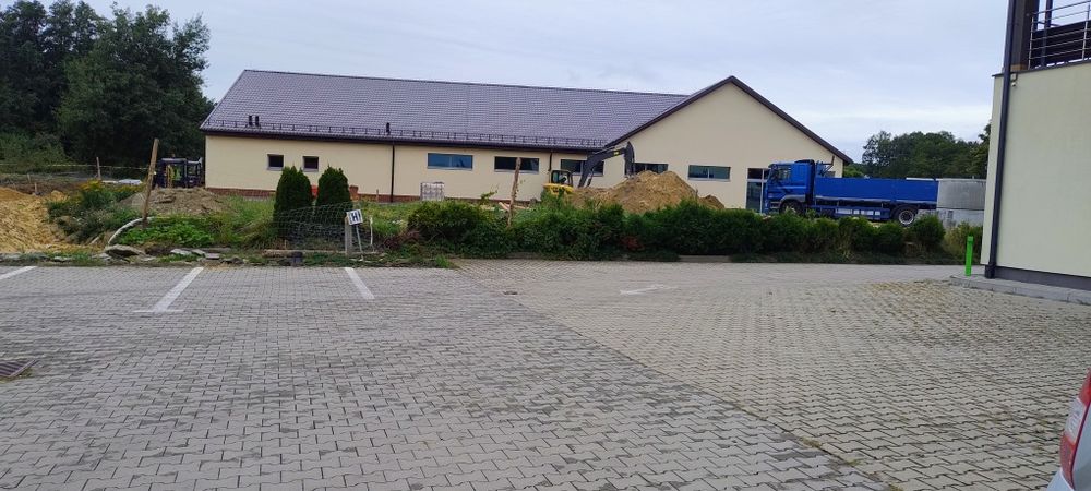 Lokal 350 m² i hala 350 m² przy DK9 | parking | Widełka