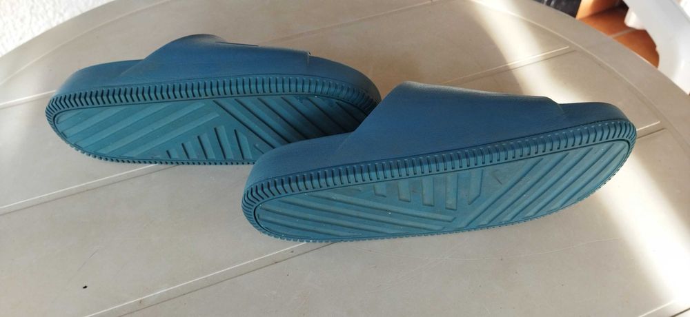 Chinelos Nike Calm Slide azuis