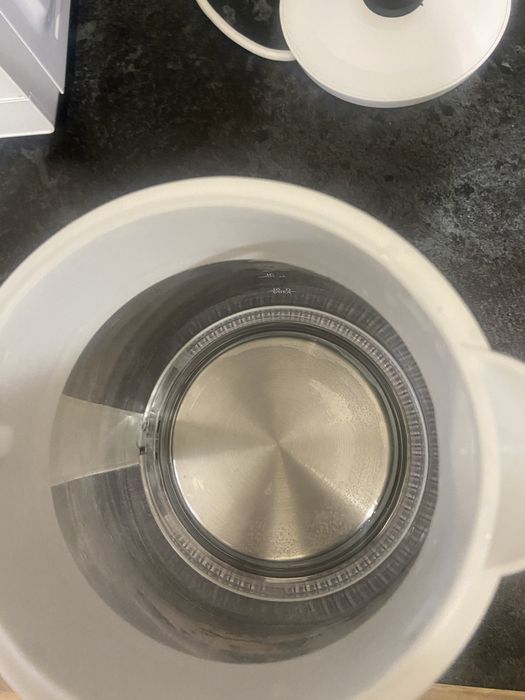 Чайник електричний Elenberg