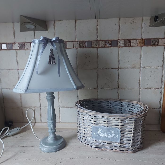 Zestaw dekoracyjny (lampa+koszyk)