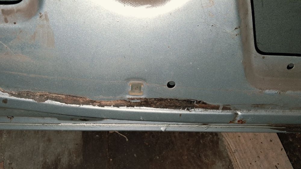 Продам задні  двері для ваз 2110