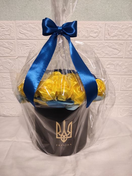 Атласні квіти квіткові композиції