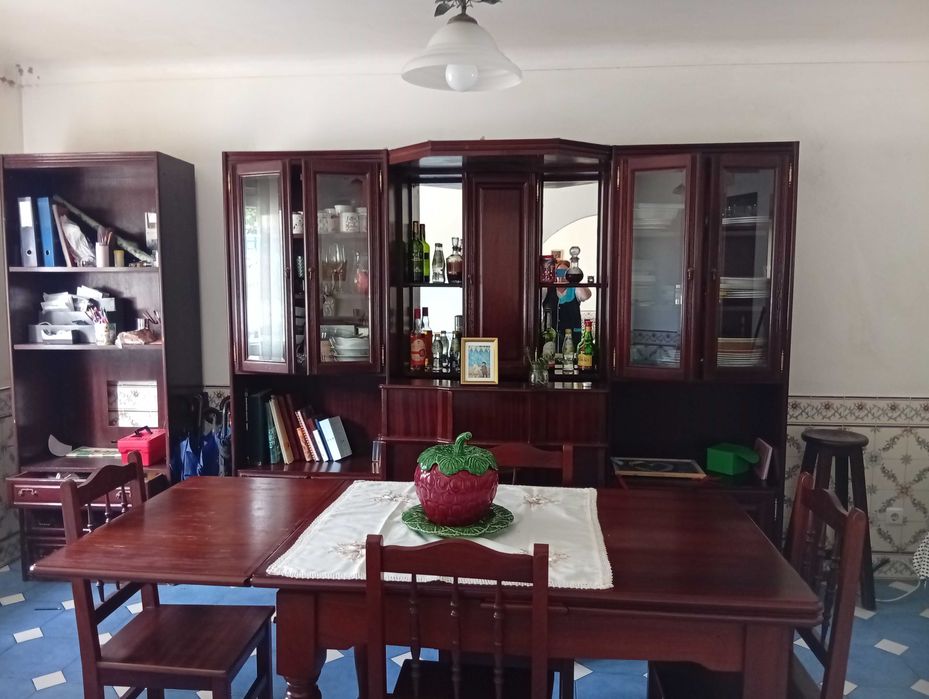 Vende se móvel de sala com bar+ mesa e cadeiras
