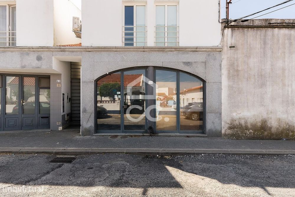Espaço Comercial c/ 169 m² na Av. dos Salesianos, em Évora