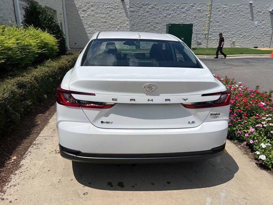 Toyota Camry      2025