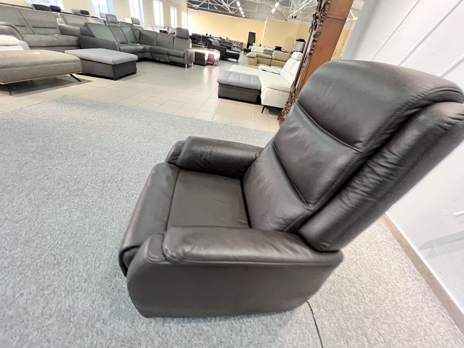 Крісло темно коричневе шкіряне реклайнер електро привід Hukla