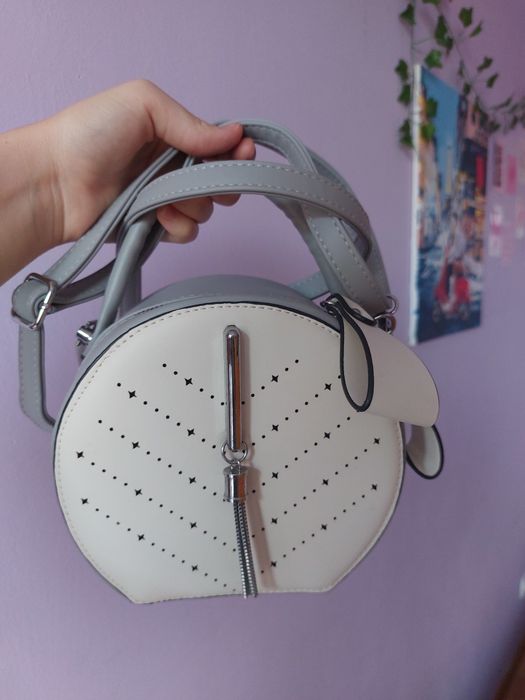 Жіноча маленька кругла сумочка