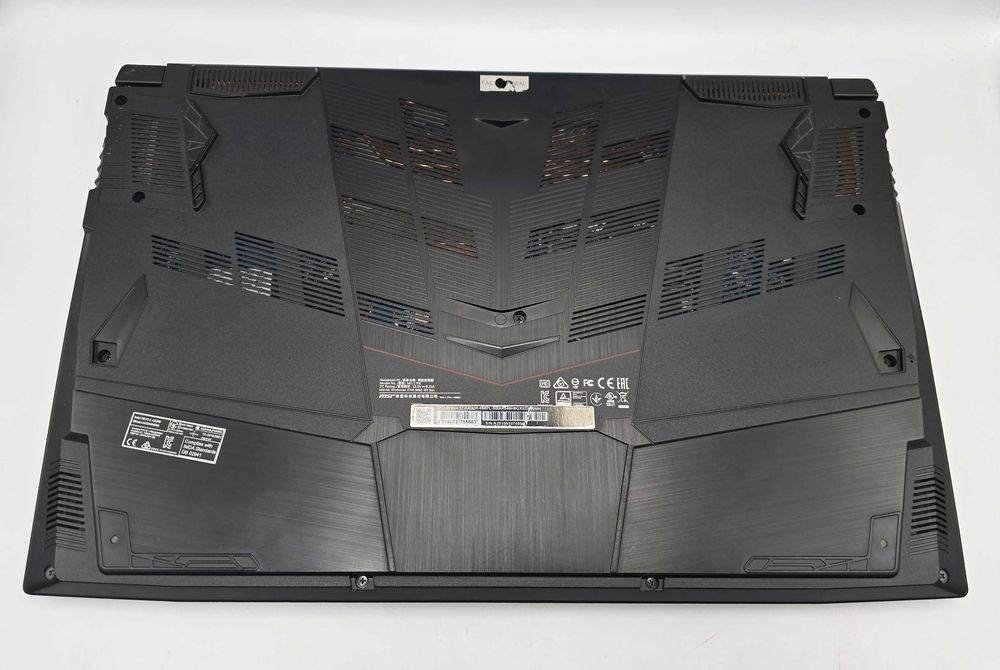 Laptop MSI MS-17FK Bravo 17 Amd Ryzen 5 4600H 16/500GB RX 5500M