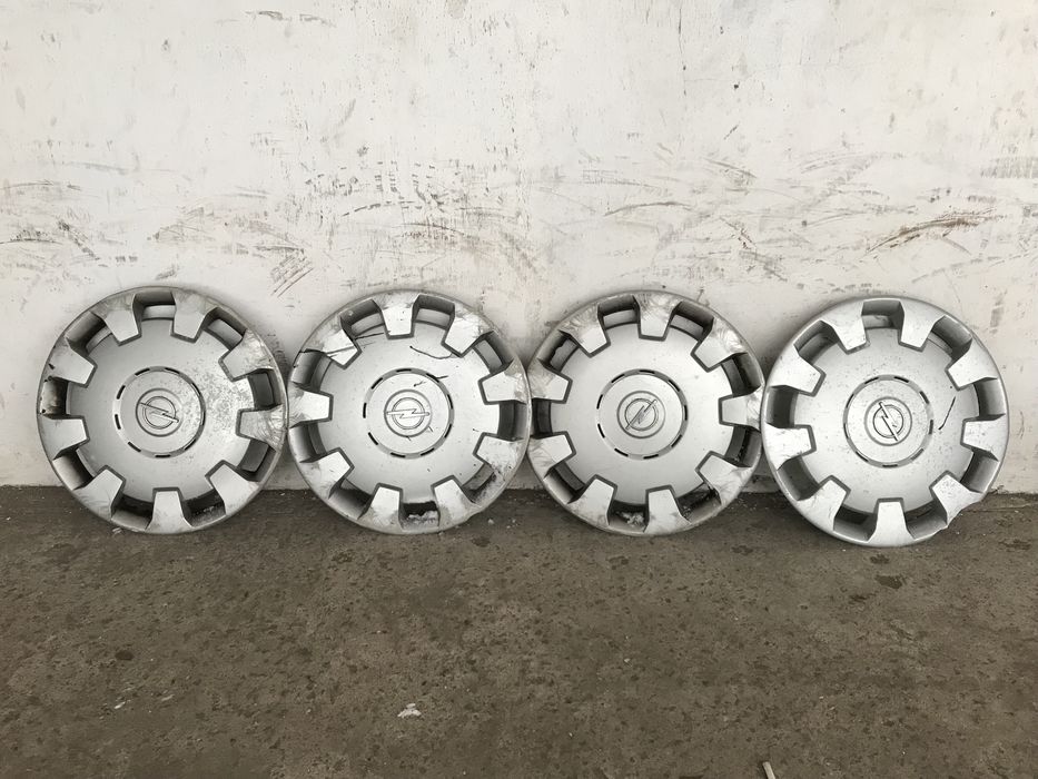 Продам оригінальні  ковпакі R15 Opel