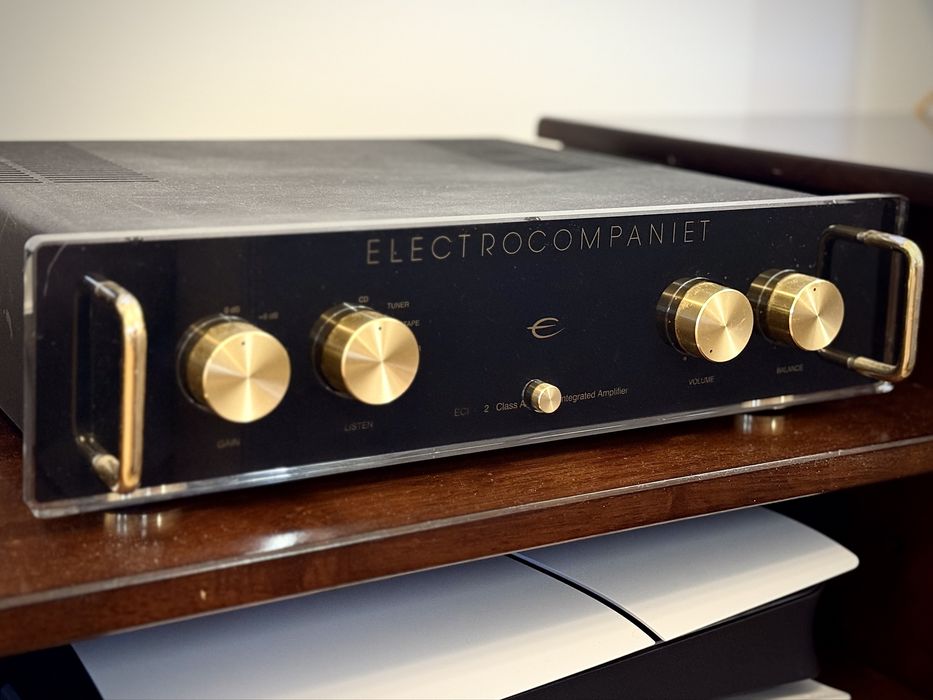 Wzmacniacz Electrocompaniet eci-2. Wyjatkowo muzykalny