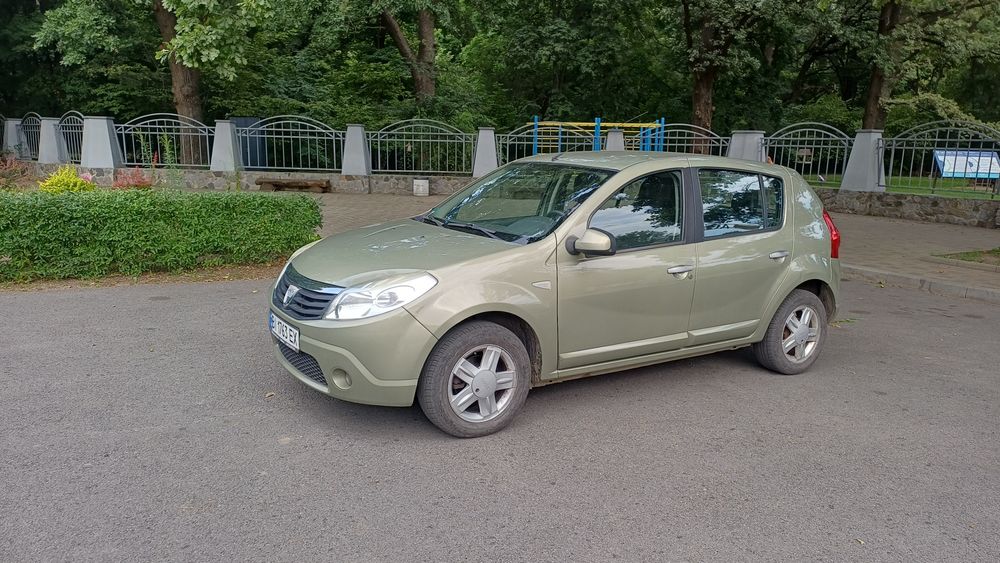 Продам Дачія Сандеро