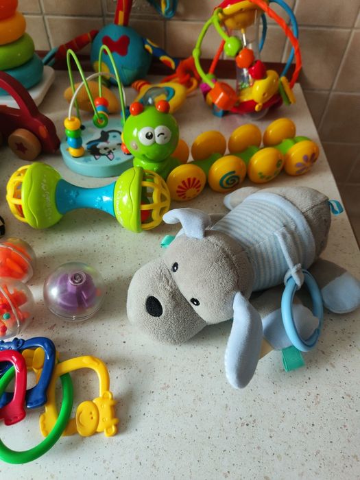 Zestaw interaktywnych zabawek niemowlęcych Fisher Price