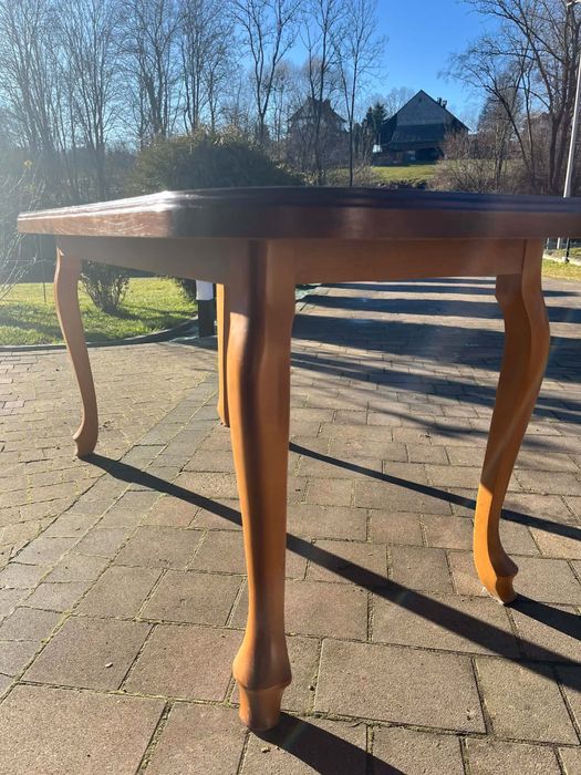 Elegancki duży stół z 10 krzesłami i ławą