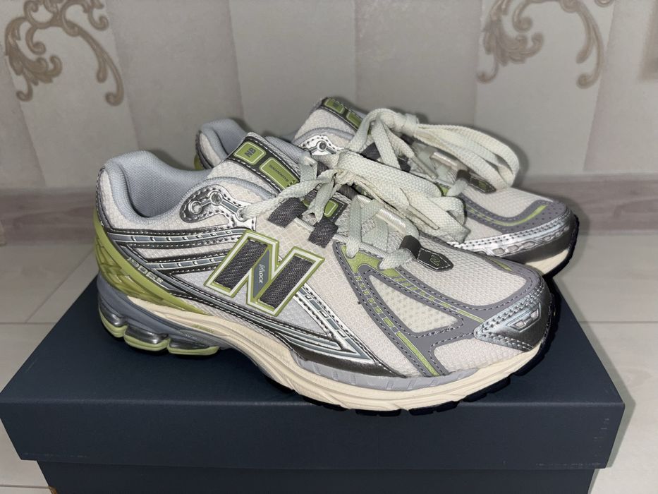 Кросівки New Balance 1906r Розмір- 37-37,5 (довжина стопи- 23.5-24 см)