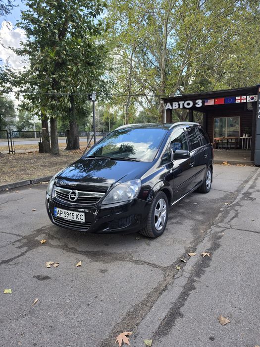 Продам Opel Zafira 1.7 дизель 2013