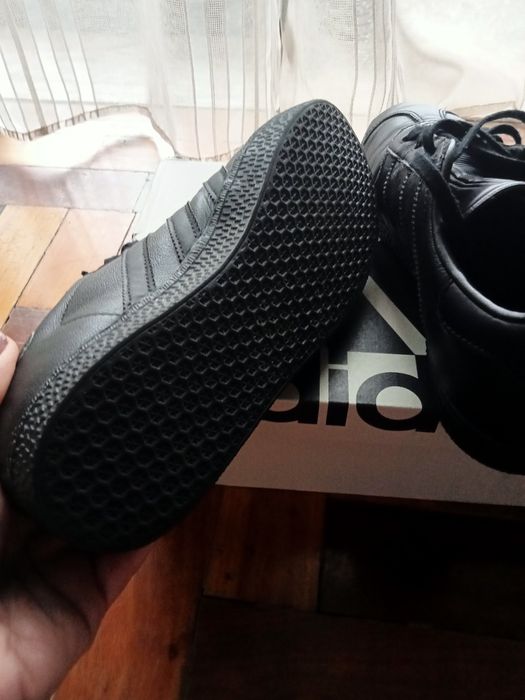 Adidas Gazelle em pele