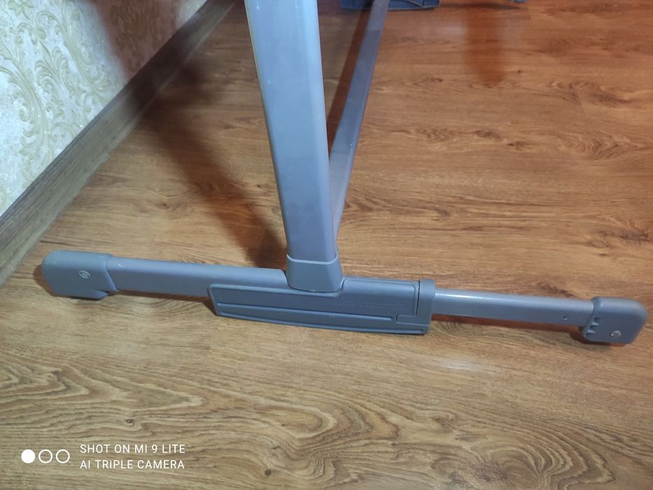 Приставне ліжечко для немовлят