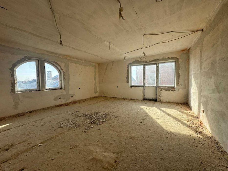 Простора трійка за доступною ціною в будинку клубного типу!!!