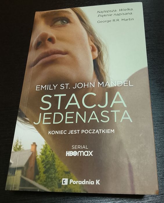 Książka: stacja jedynasta