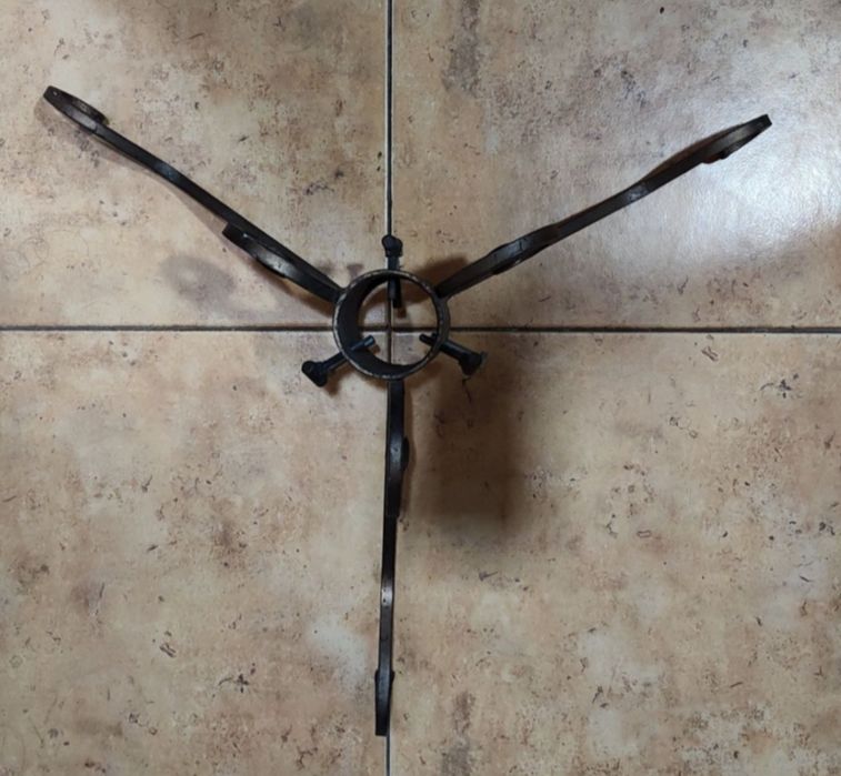 Подставка под елку