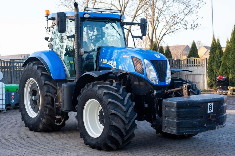 New Holland T7.270  New Holland T7.270 Bardzo zadbany, pierwszy właściciel !
