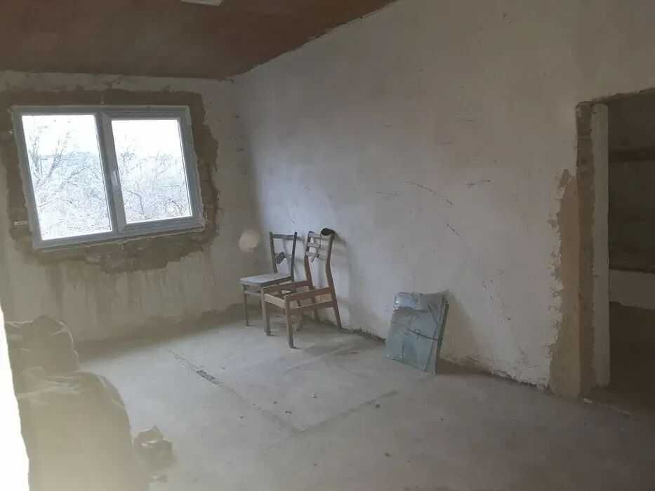 Продається земельна ділянка з будиночком по вул.Івасюка!