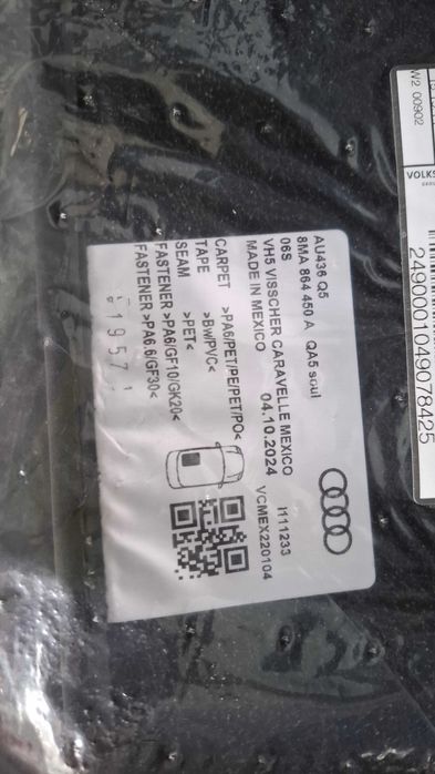 Dywaniki welurowe Audi OEM oryginalne Audi Q5 3gen 2025-, warte 900 PLN