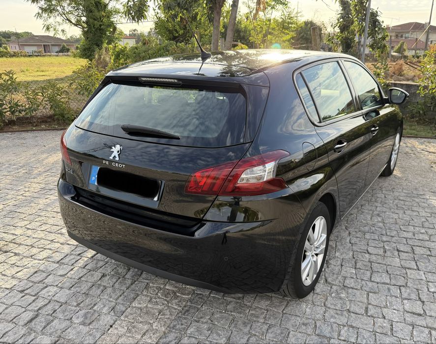 Peugeot 308 — fotografia 2