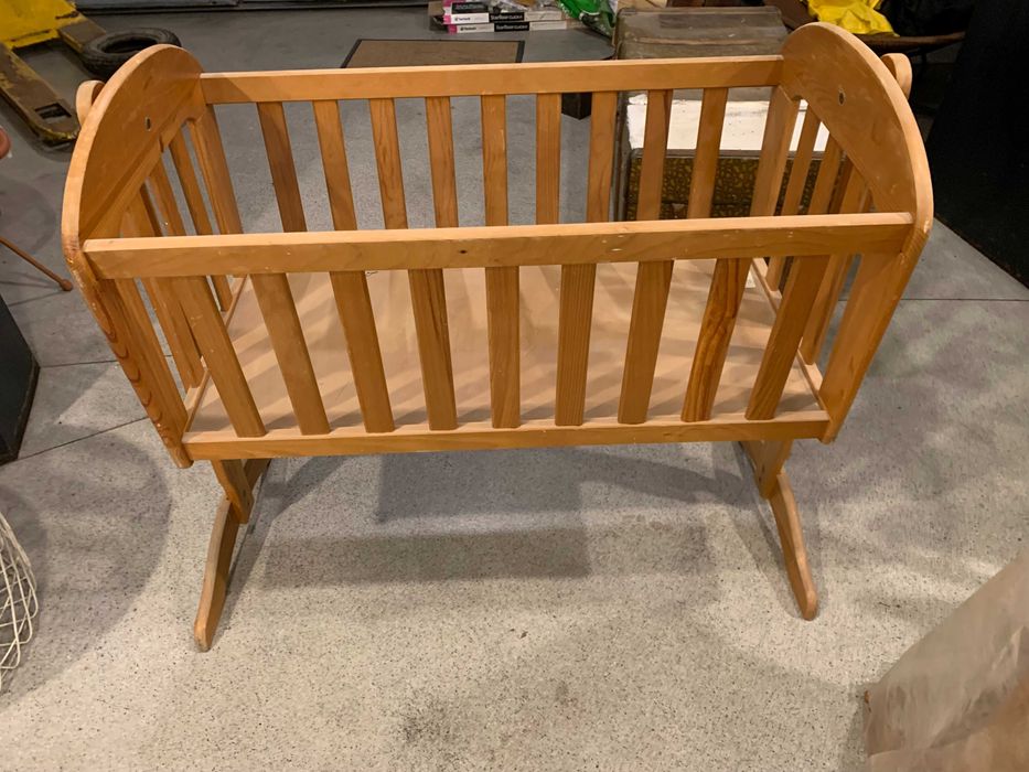 Berço de Madeira pinho antigo vintage