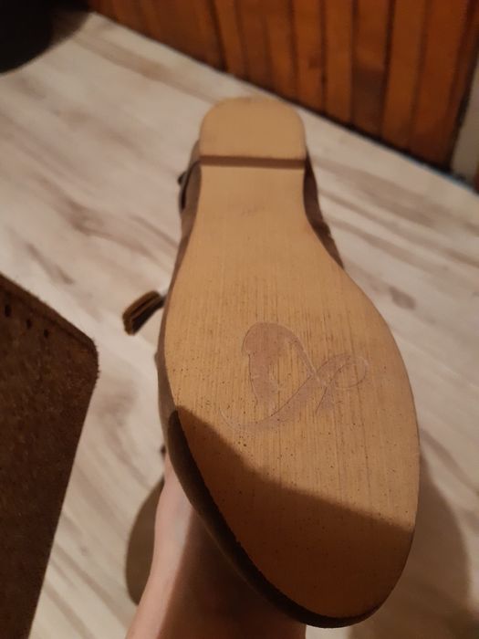 Zamszowe brązowe botki