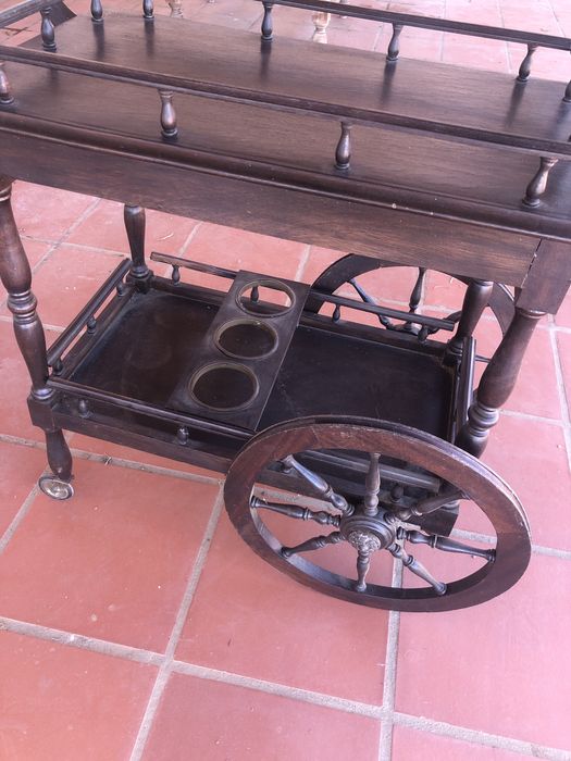 Carrinho de bar em madeira